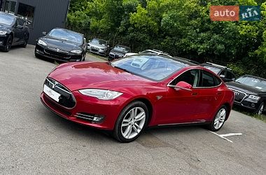 Лифтбек Tesla Model S 2014 в Луцке