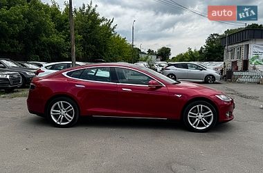Лифтбек Tesla Model S 2014 в Луцке