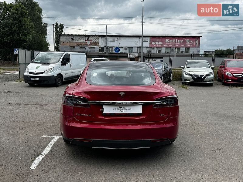 Лифтбек Tesla Model S 2014 в Луцке