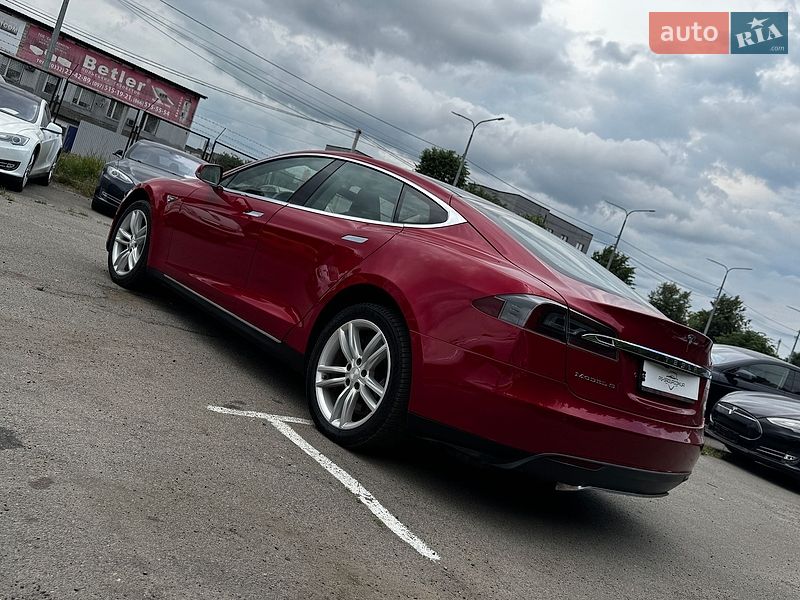 Лифтбек Tesla Model S 2014 в Луцке