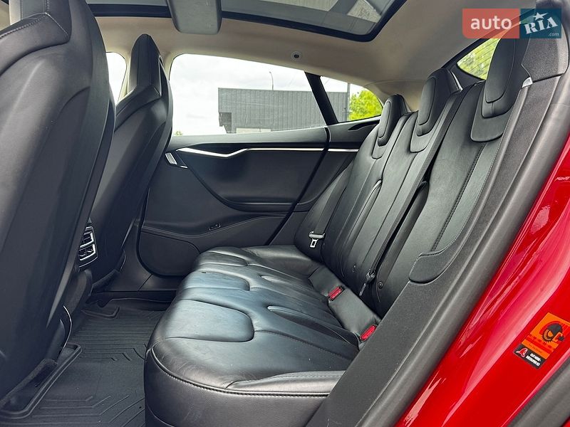 Лифтбек Tesla Model S 2014 в Луцке