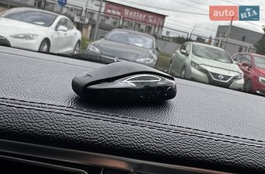 Лифтбек Tesla Model S 2014 в Луцке