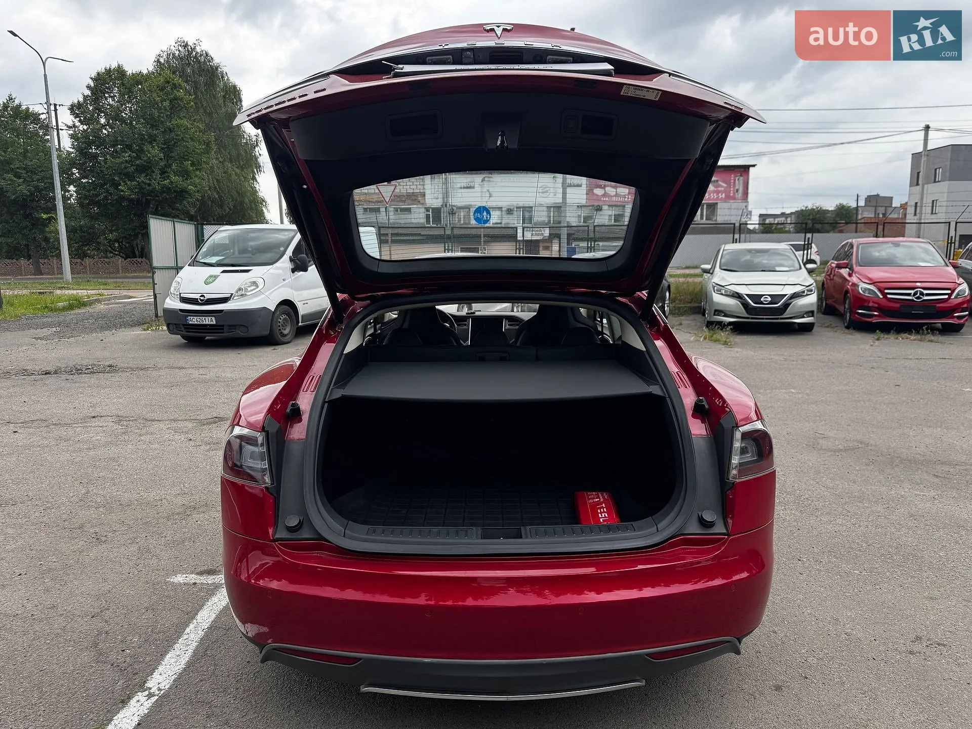 2014 Tesla Model S - мініатюра 31