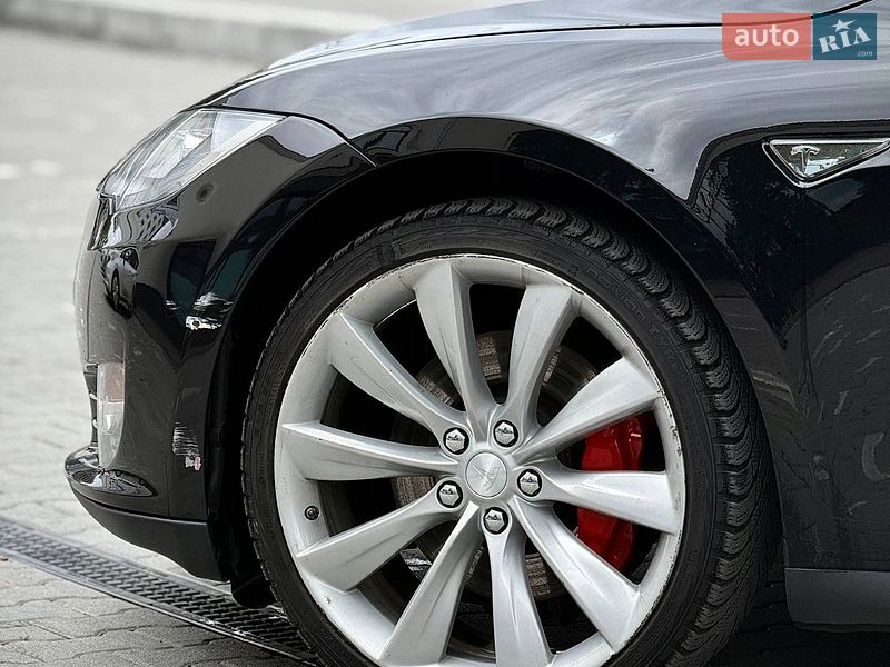 Ліфтбек Tesla Model S 2013 в Чернівцях фото 2 Ліфтбек Tesla Model S 2013 в Чернівцях