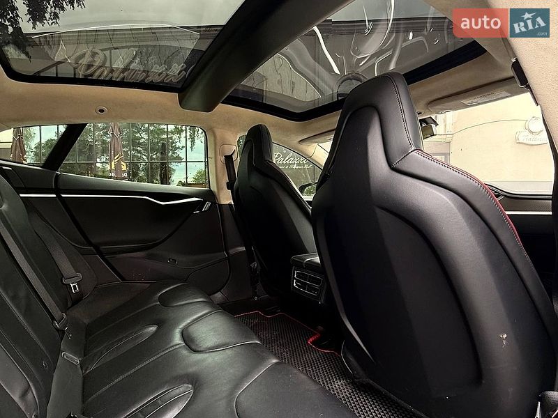 Ліфтбек Tesla Model S 2013 в Чернівцях фото 7 Ліфтбек Tesla Model S 2013 в Чернівцях