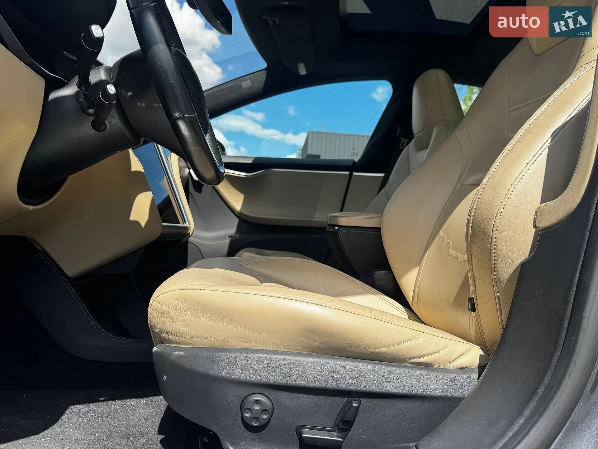 2015 Tesla Model S - мініатюра 24