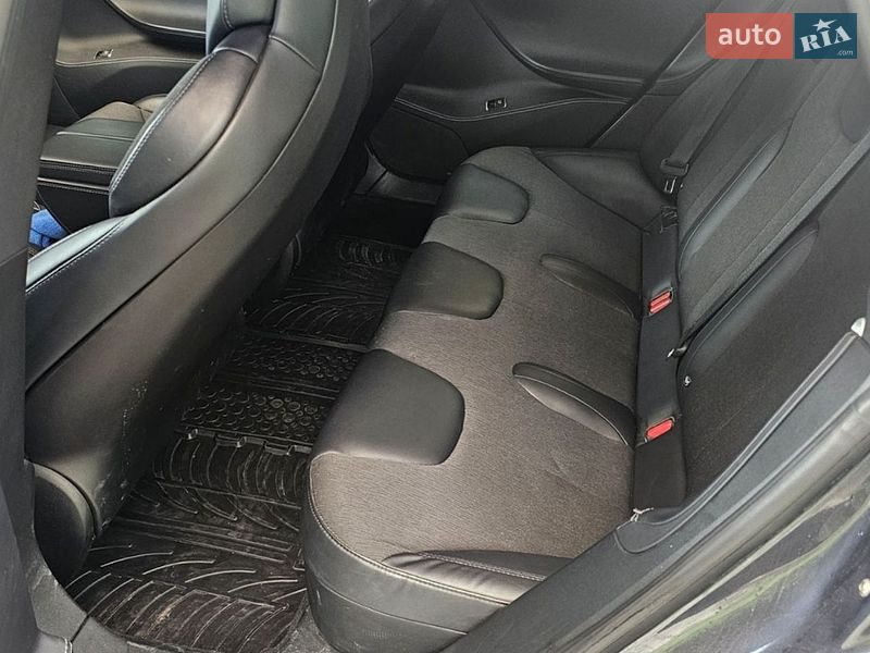 Ліфтбек Tesla Model S 2017 в Стрию фото 14 Ліфтбек Tesla Model S 2017 в Стрию