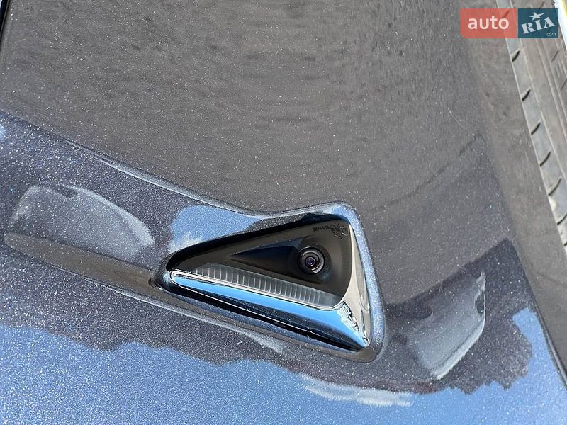 Ліфтбек Tesla Model S 2020 в Одесі