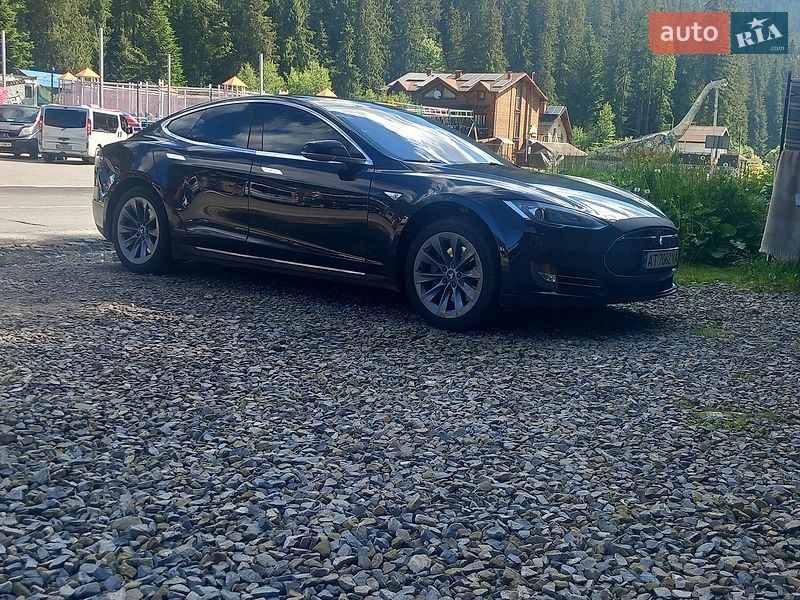 Tesla Model S 2013