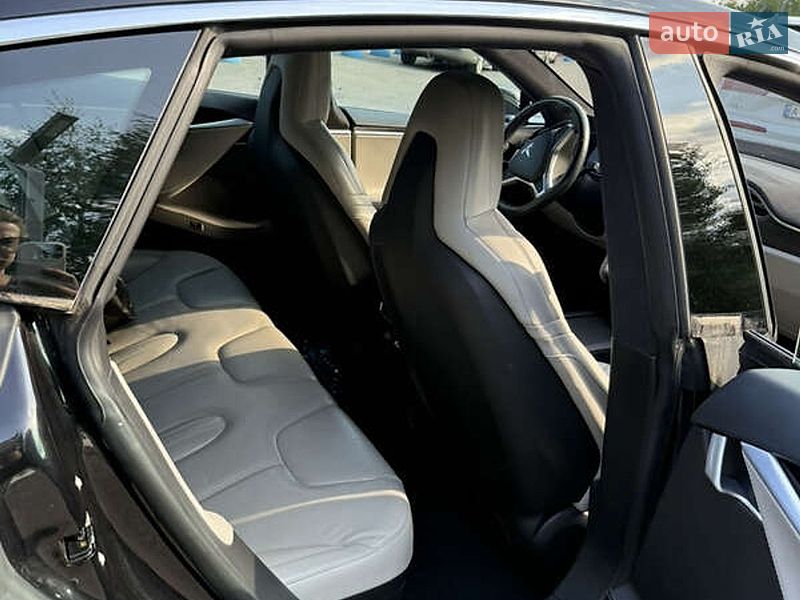 Ліфтбек Tesla Model S 2016 в Києві фото 7 Ліфтбек Tesla Model S 2016 в Києві