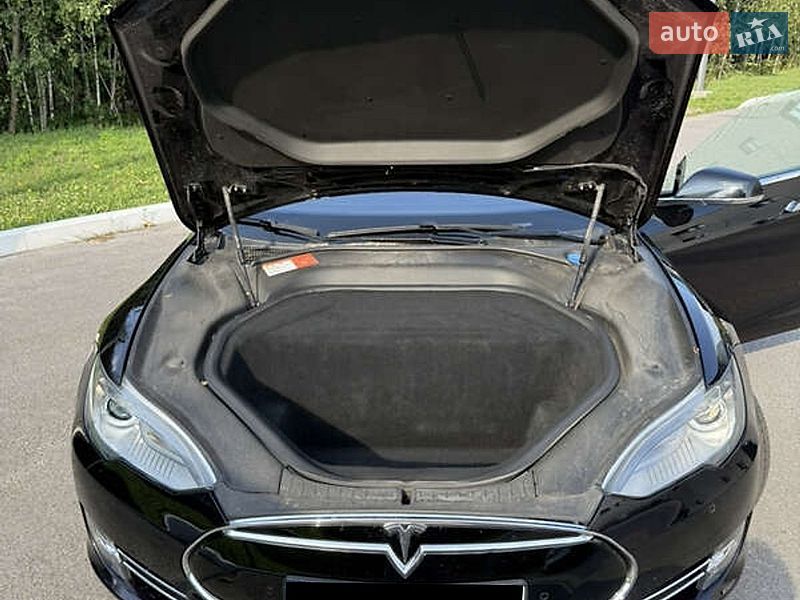 Ліфтбек Tesla Model S 2016 в Києві фото 12 Ліфтбек Tesla Model S 2016 в Києві