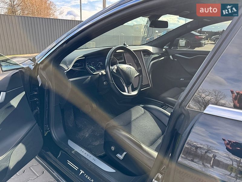 Tesla Model S 2018