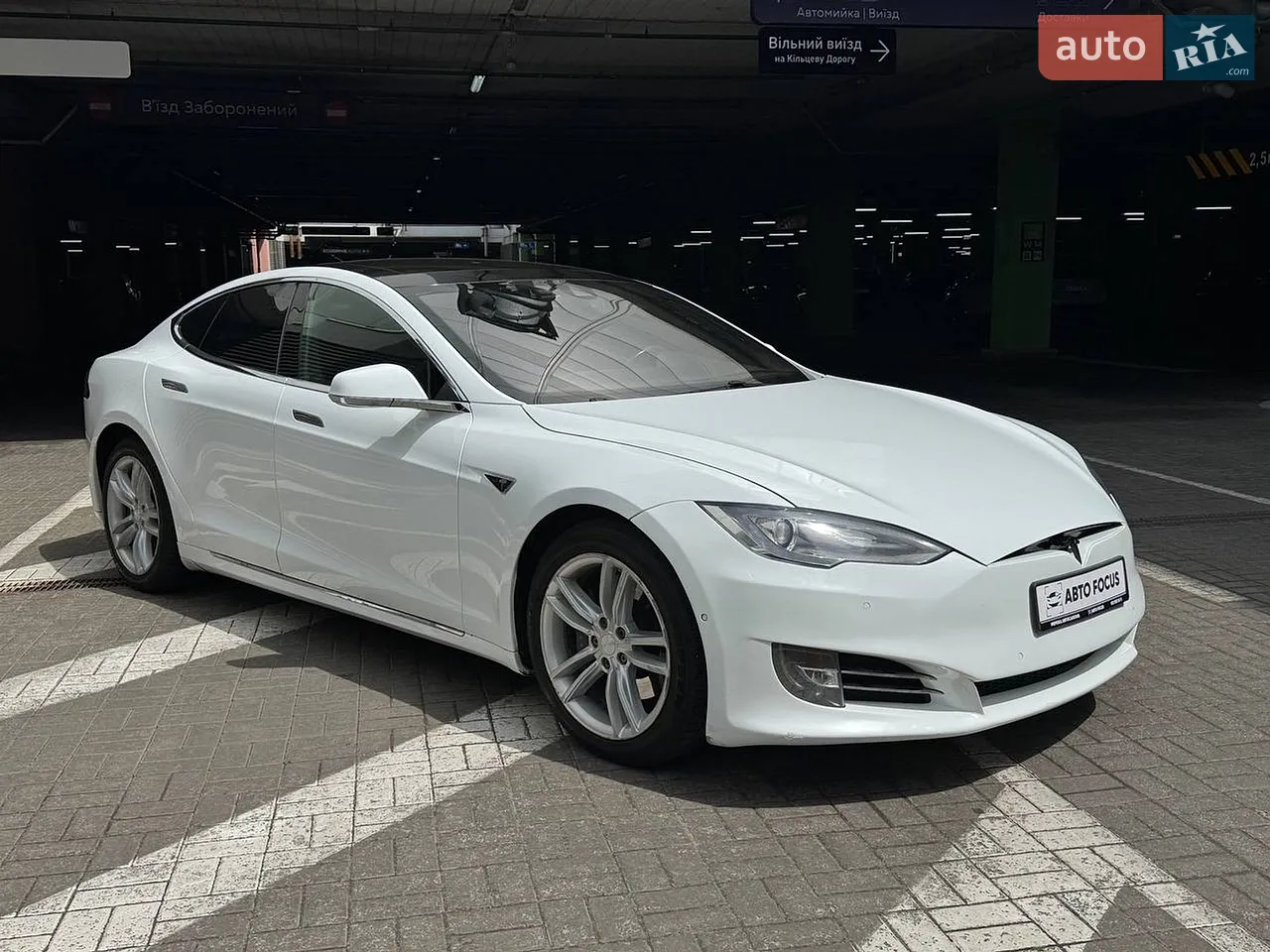 2014 Tesla Model S - мініатюра 14
