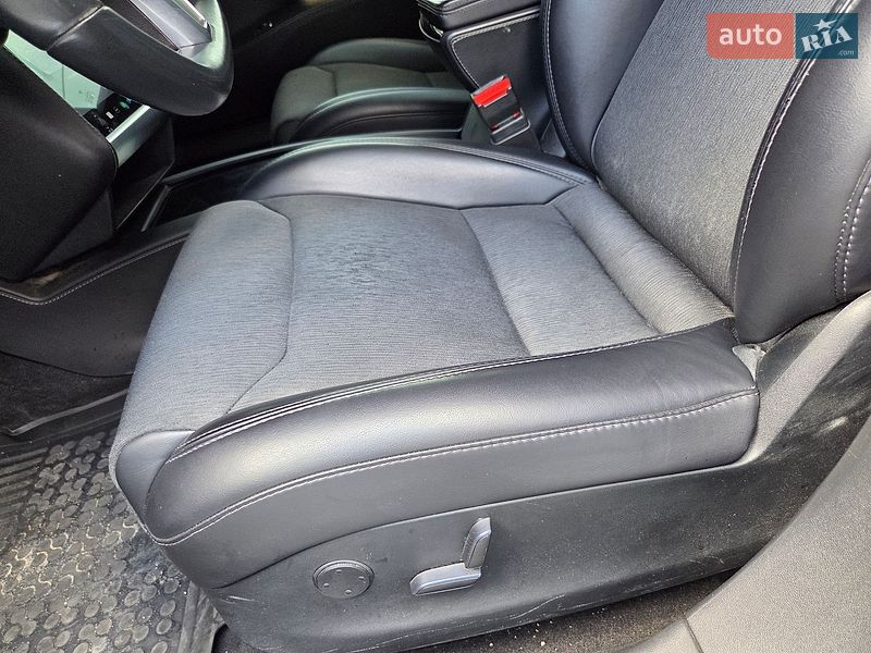 Лифтбек Tesla Model S 2018 в Виннице