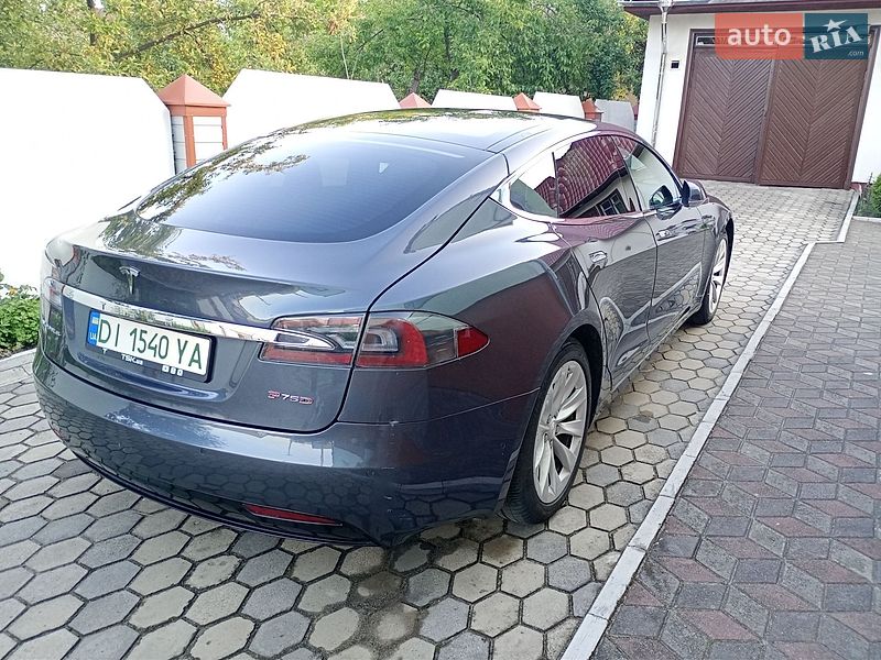 Ліфтбек Tesla Model S 2016 в Костопілі