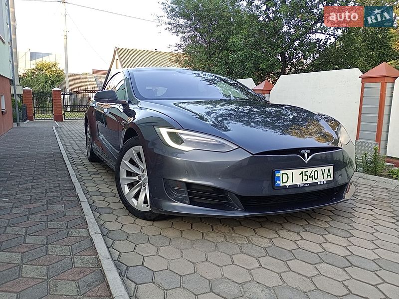 Ліфтбек Tesla Model S 2016 в Костопілі