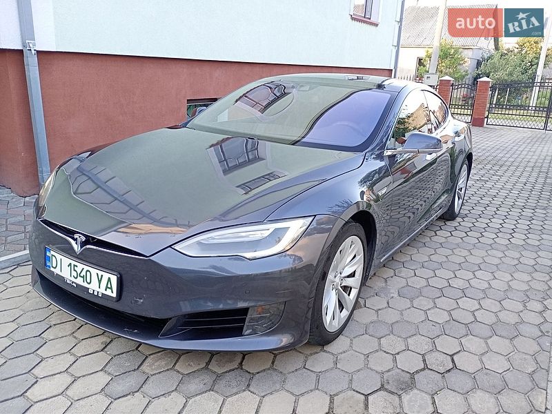 Ліфтбек Tesla Model S 2016 в Костопілі