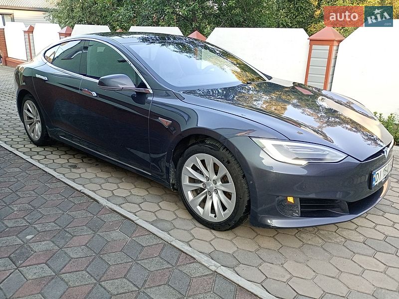 Ліфтбек Tesla Model S 2016 в Костопілі