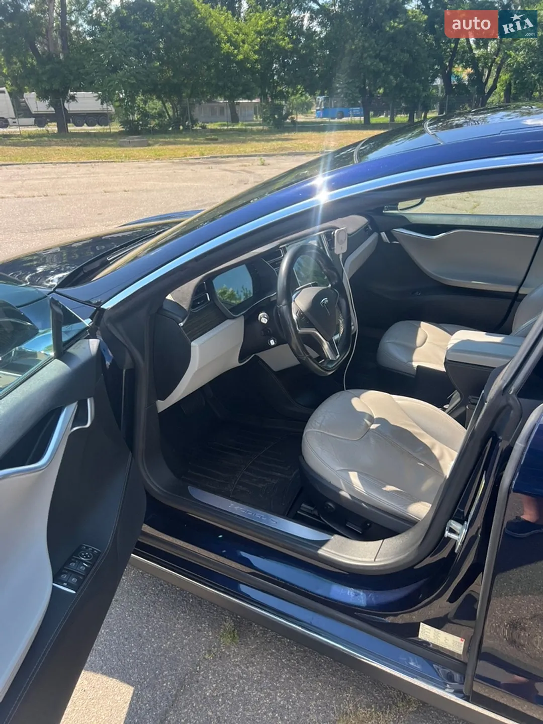 2015 Tesla Model S - мініатюра 4