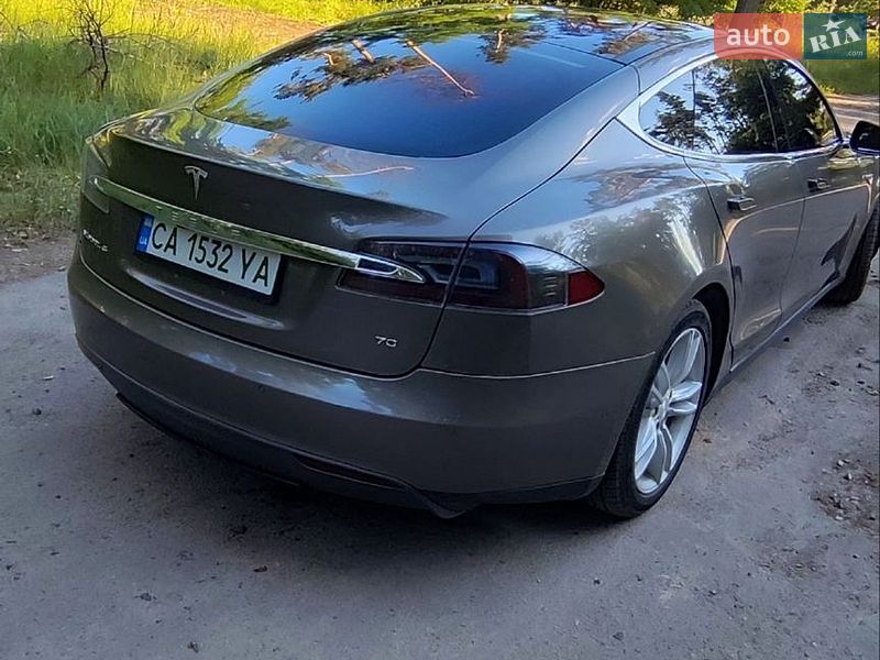 Ліфтбек Tesla Model S 2016 в Черкасах фото 7 Ліфтбек Tesla Model S 2016 в Черкасах