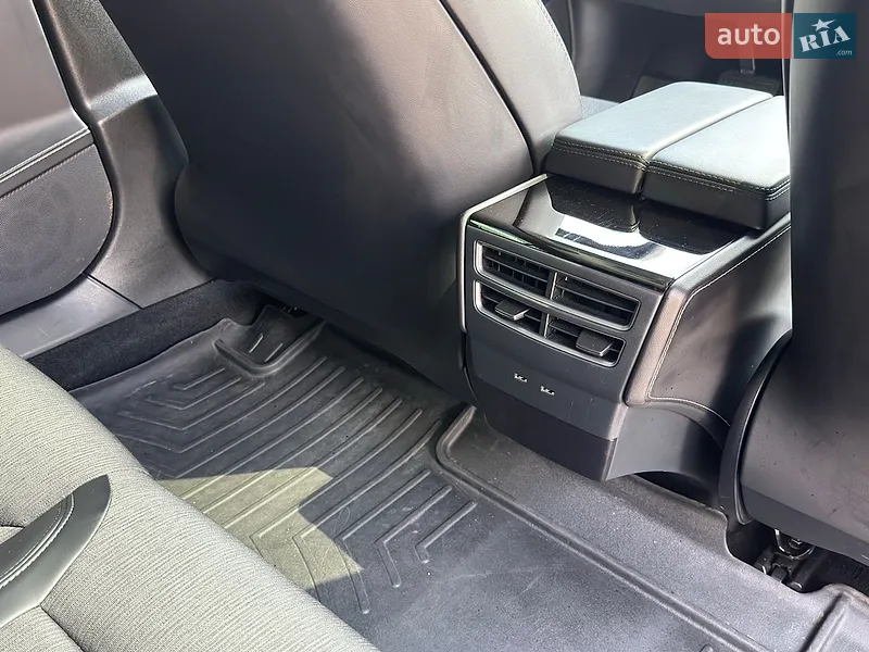 Tesla Model S 2018 VIN 5YJSA1E2XJF285301 фото оголошення 16 з 61