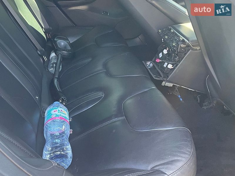 Лифтбек Tesla Model S 2015 в Киеве