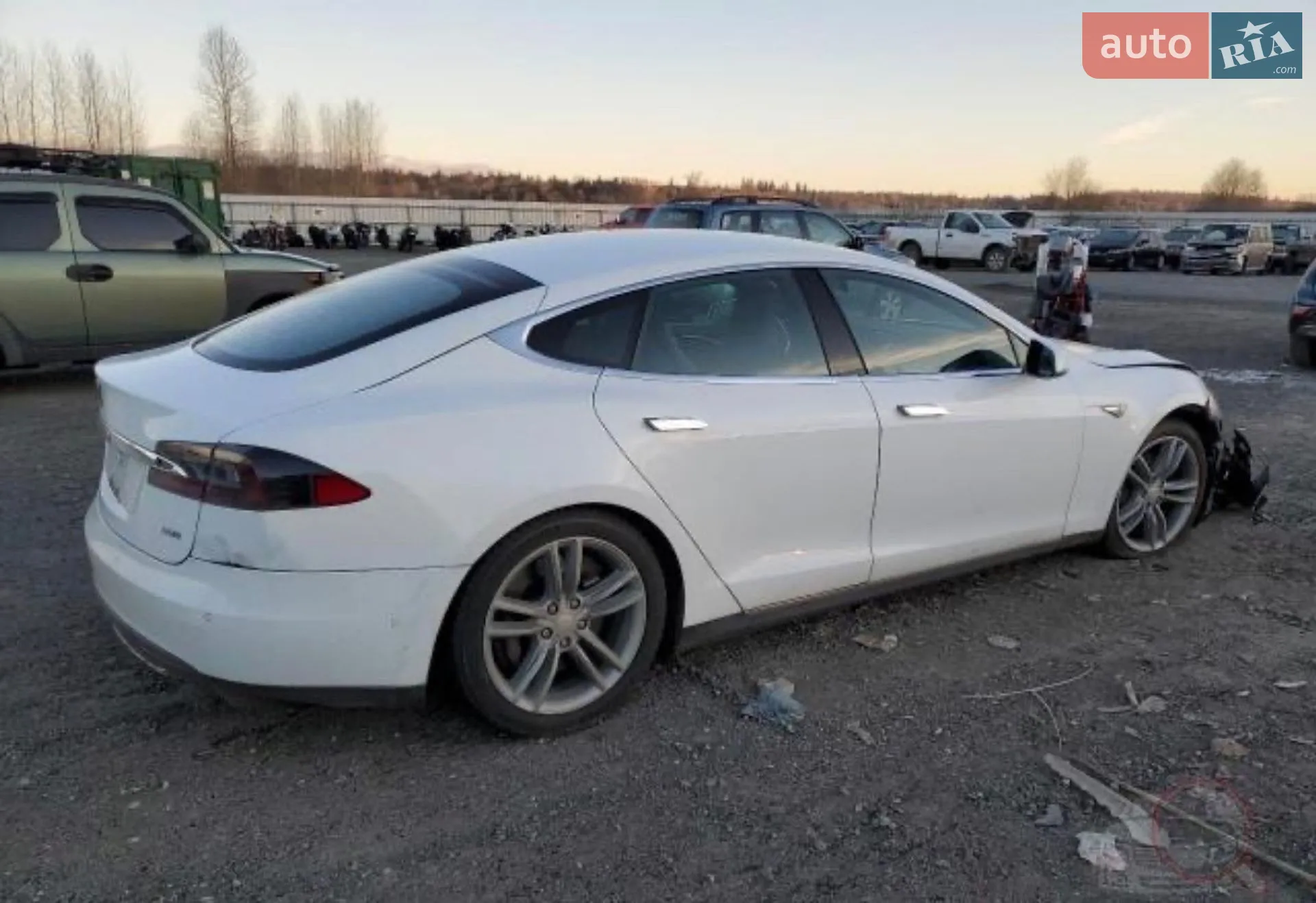 2015 Tesla Model S - мініатюра 39
