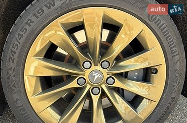 Ліфтбек Tesla Model S 2018 в Кривому Розі