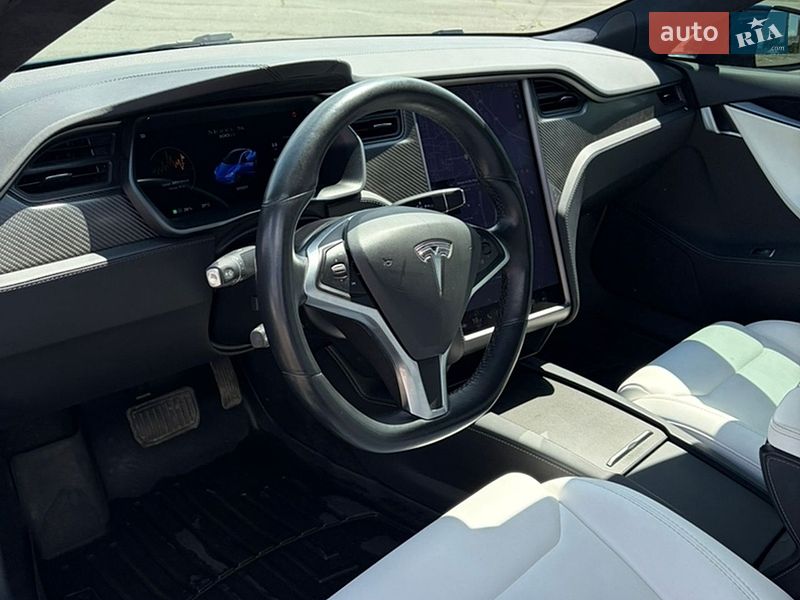 Ліфтбек Tesla Model S 2018 в Кривому Розі