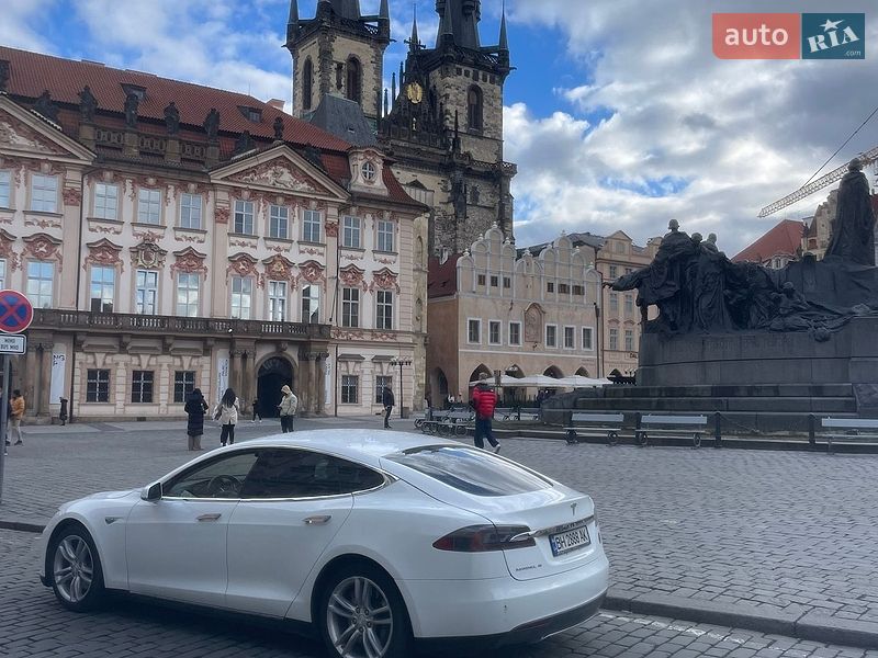 Лифтбек Tesla Model S 2013 в Одессе