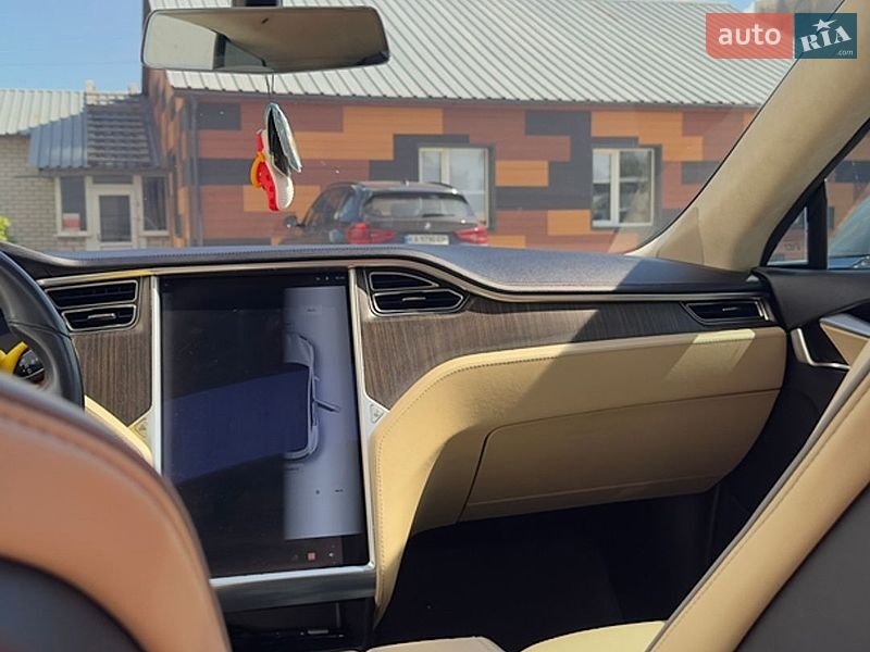 Лифтбек Tesla Model S 2013 в Святопетровское фото 9 Лифтбек Tesla Model S 2013 в Святопетровское