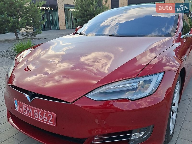 Лифтбек Tesla Model S 2016 в Хмельницком