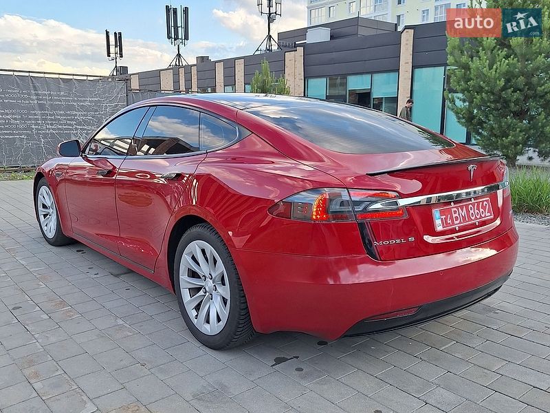 Лифтбек Tesla Model S 2016 в Хмельницком