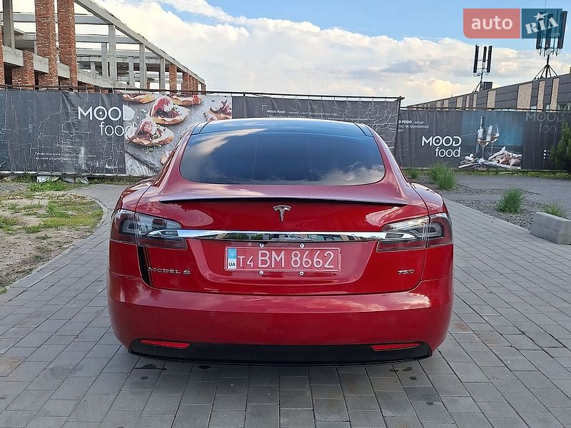 Лифтбек Tesla Model S 2016 в Хмельницком