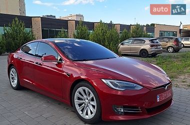 Лифтбек Tesla Model S 2016 в Хмельницком