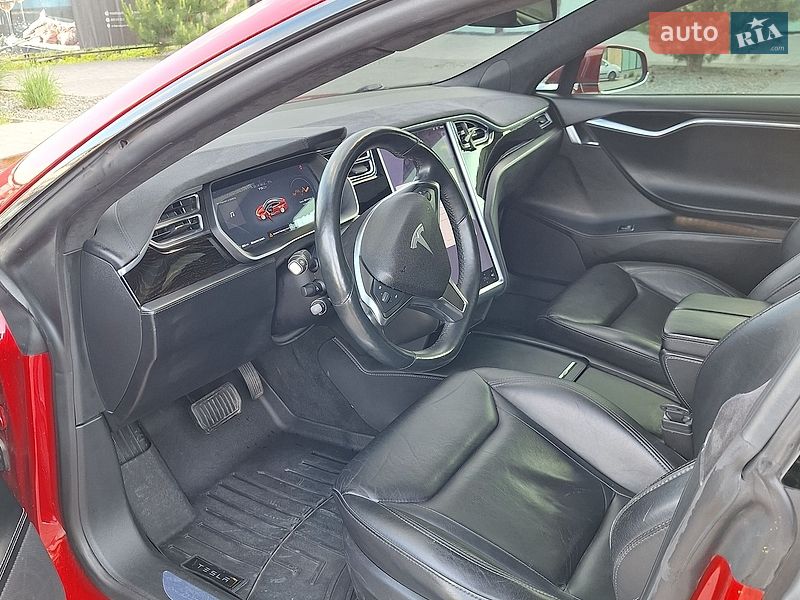 Лифтбек Tesla Model S 2016 в Хмельницком