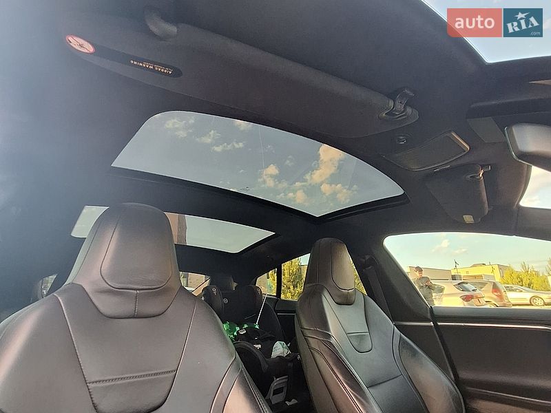 Лифтбек Tesla Model S 2016 в Хмельницком