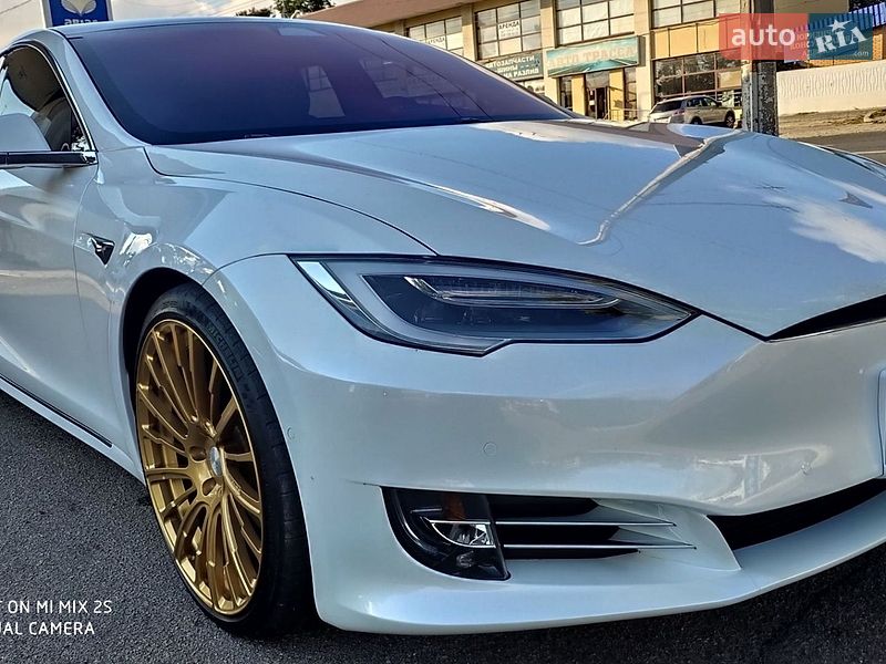 Лифтбек Tesla Model S 2019 в Днепре фото 11 Лифтбек Tesla Model S 2019 в Днепре