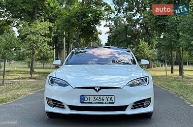 Лифтбек Tesla Model S 2016 в Буче