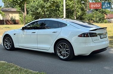 Лифтбек Tesla Model S 2016 в Буче
