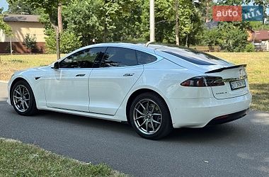 Лифтбек Tesla Model S 2016 в Буче