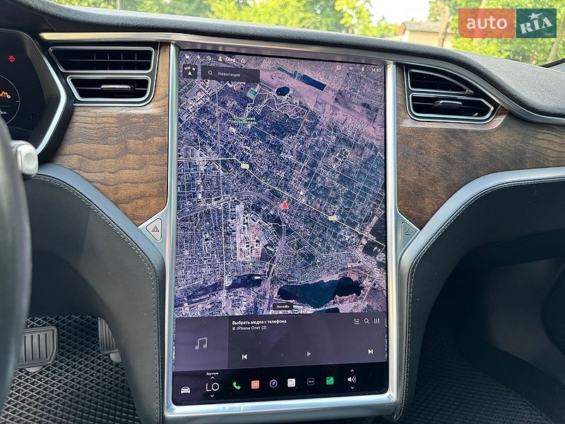 Лифтбек Tesla Model S 2016 в Буче