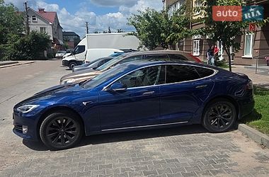 Ліфтбек Tesla Model S 2017 в Житомирі