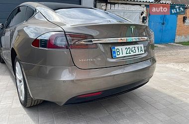 Лифтбек Tesla Model S 2016 в Полтаве