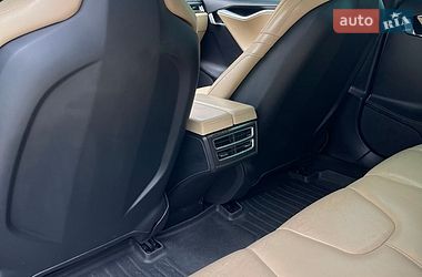 Лифтбек Tesla Model S 2016 в Полтаве