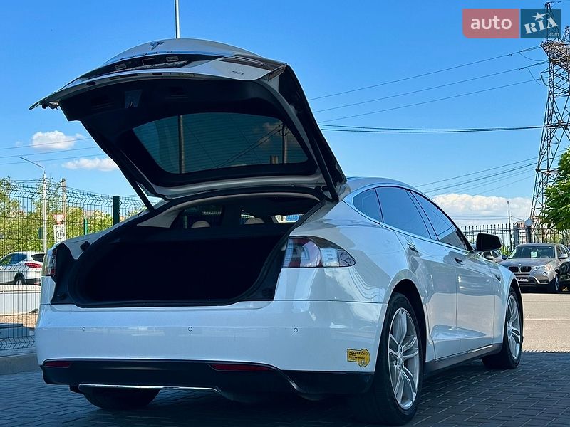 Лифтбек Tesla Model S 2013 в Николаеве