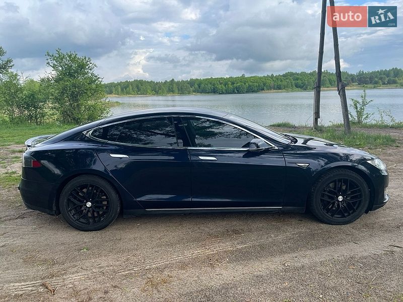 Лифтбек Tesla Model S 2013 в Житомире фото 3 Лифтбек Tesla Model S 2013 в Житомире