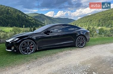 Лифтбек Tesla Model S 2019 в Львове