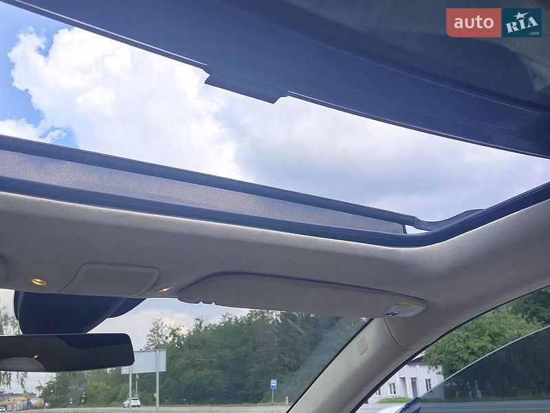 Лифтбек Tesla Model S 2016 в Житомире