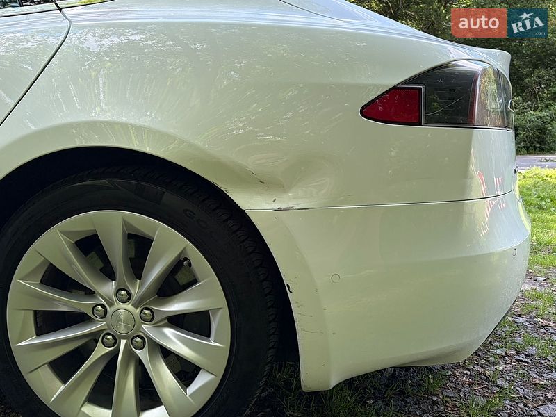 Лифтбек Tesla Model S 2018 в Киеве